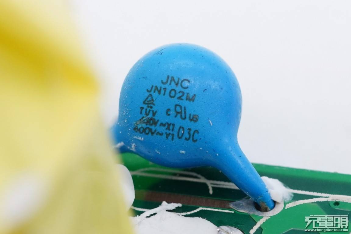 测评盘点|拆解报告：ROCK洛克65W USB PD氮化镓快充充电器