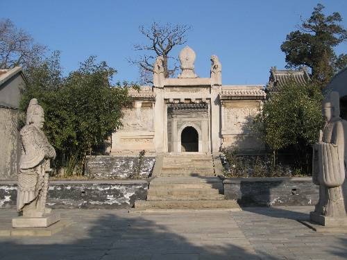 墓园|扭成的人性第三副面孔——记京西田义墓