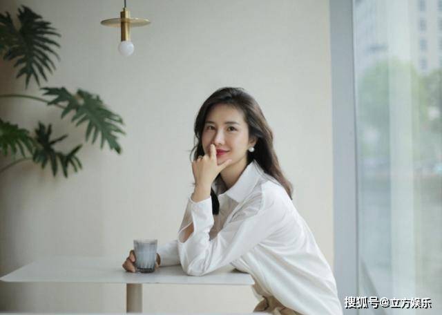 珠宝|都很活跃？董花花与网友讨论奢侈珠宝，张大奕找粉丝推荐垃圾桶！