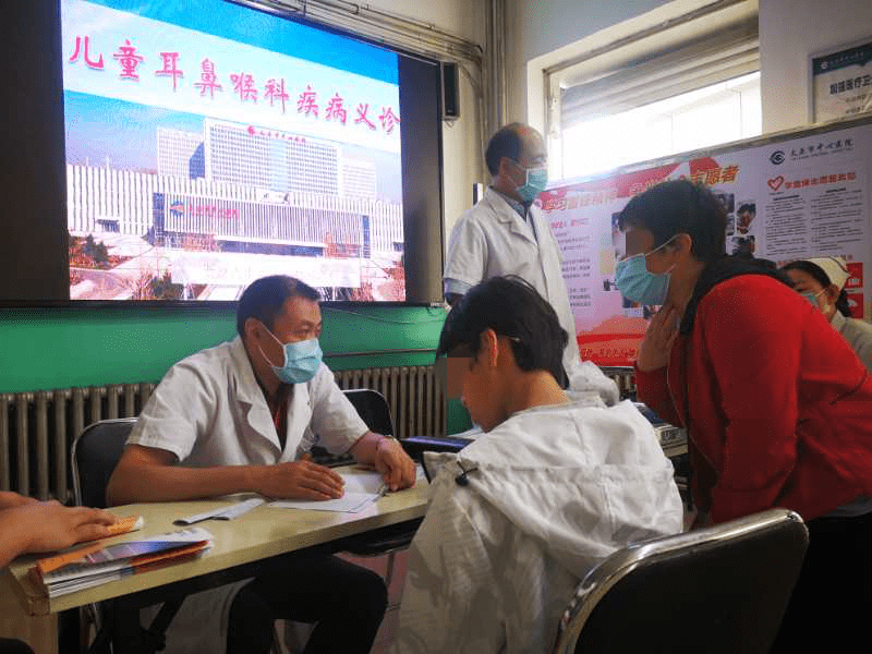 关爱未成年人成长——太原市中心医院耳鼻喉科举行公益义诊活动