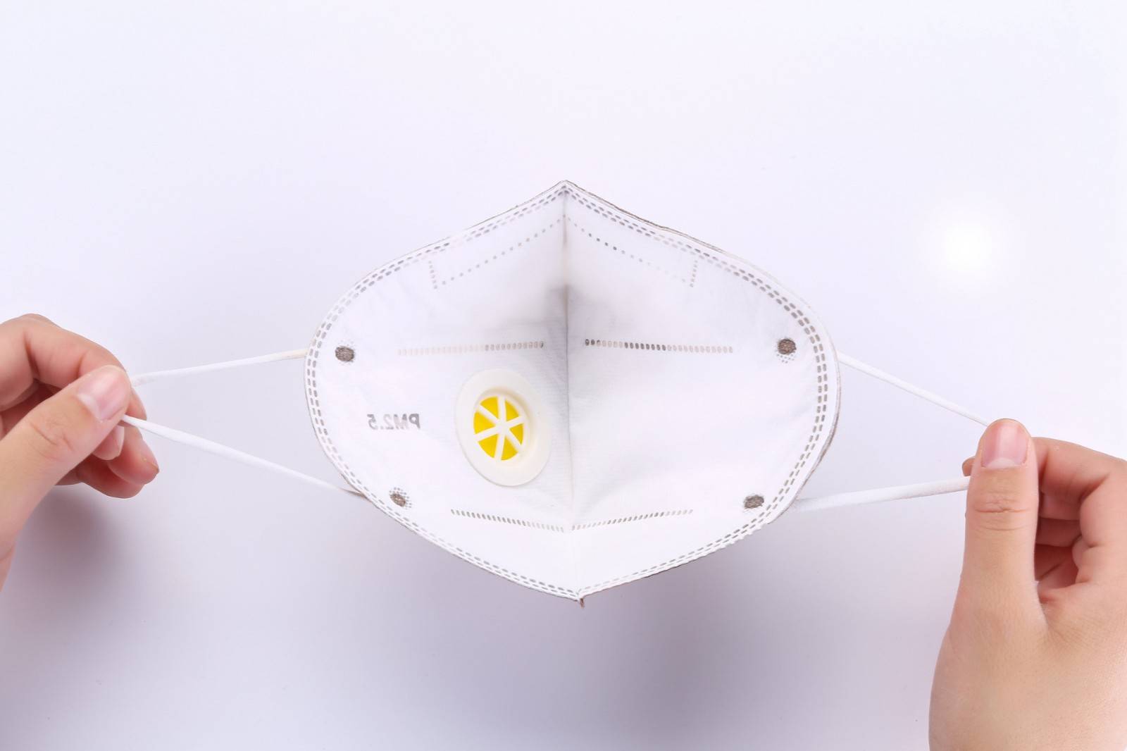 金发科技|70亿口罩订单告吹！金发科技逼近跌停