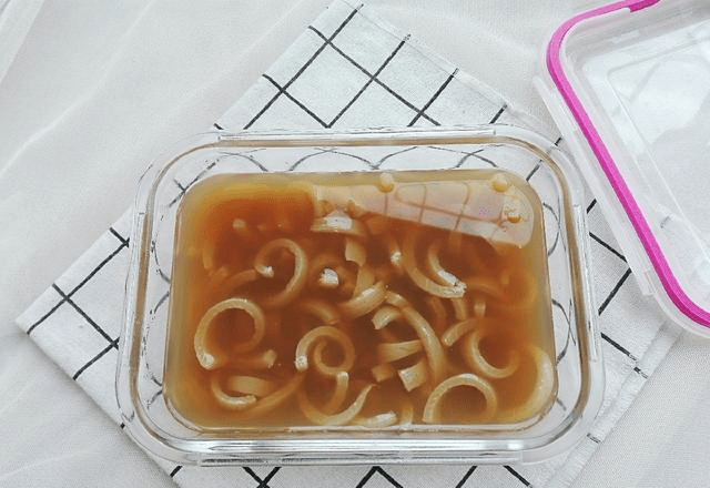 猪皮冻的做法和配料比例 d794dd25c1b24a9ebcfe8aeb32be5fd9.png
