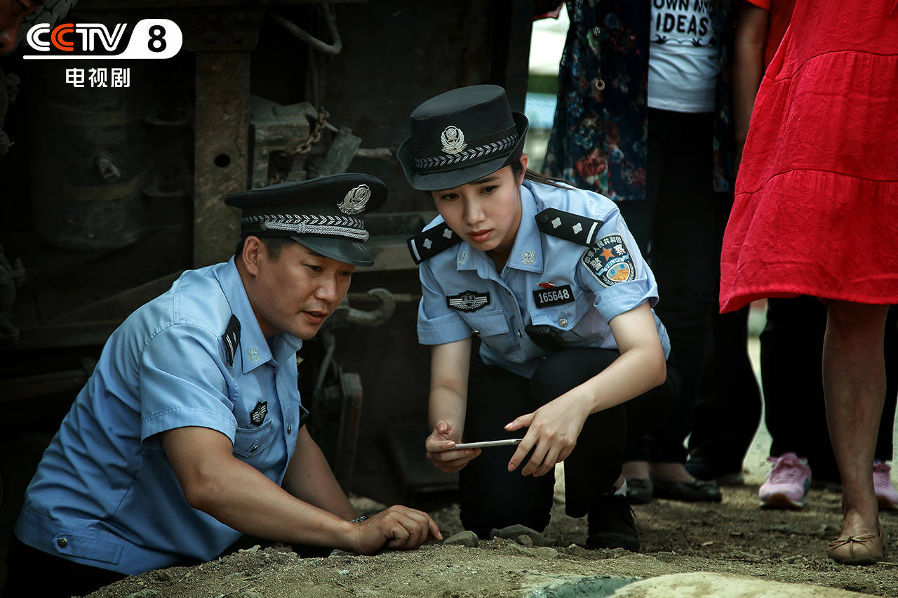 《小镇警事》开播 马丁倾力诠释热血女警