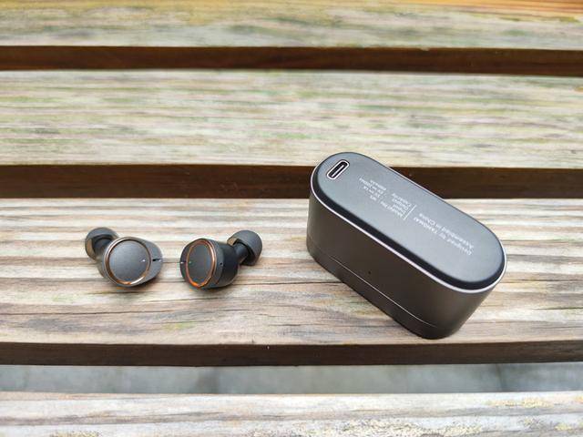 设计|旗舰中的旗舰！集动铁、高通、四麦降噪于一身的耳机：唐麦W5体验