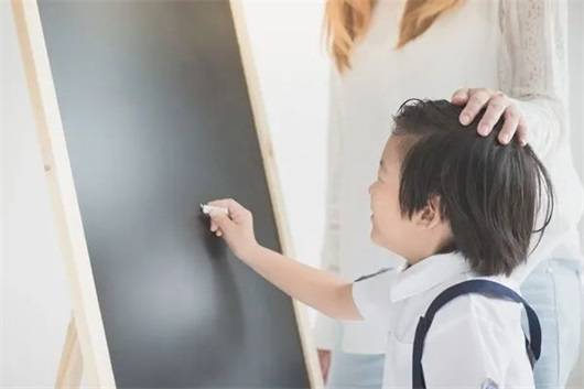 “你要勇敢”这类的话轻易不要对孩子说|跟着大师学育儿