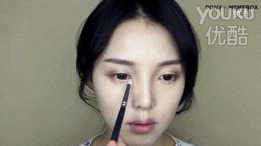 漫画|拥有漫画脸是什么体验？程潇好惊艳，杨超越被赞“会呼吸的芭比”