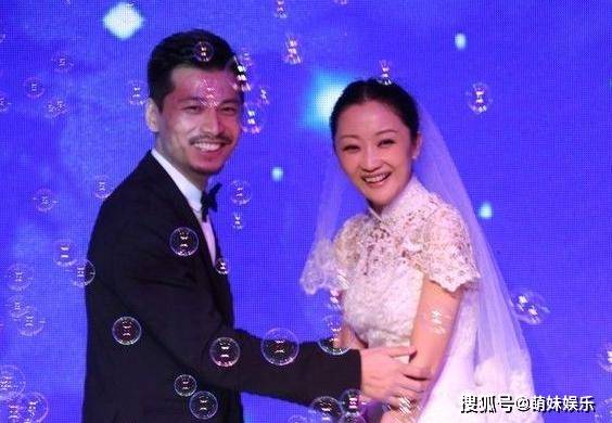 开直播被质疑美颜过度,金晨大方回应嘴歪:不