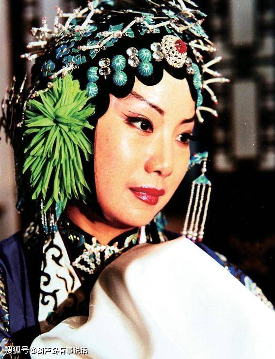 72岁李维康近照,与丈夫是梨园伉俪,她俩还有一个听话的好女儿