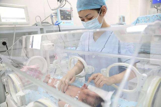 宝宝|早产婴儿住的保温箱为什么那么贵呢?