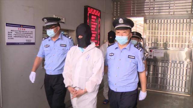 张家界法院依法公开审理刘开培等15人涉恶势力犯罪案件