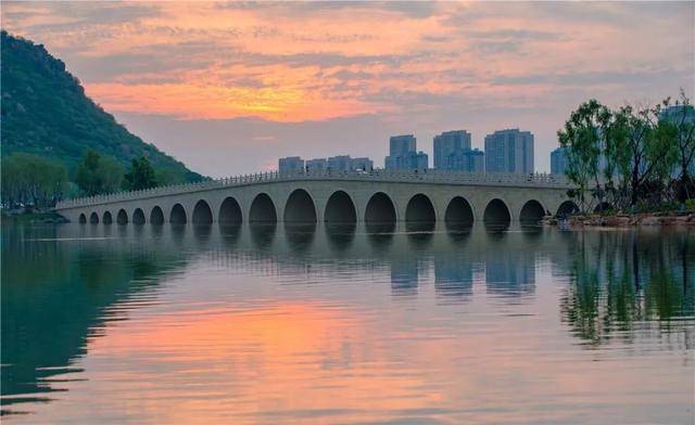 长桥什么的成语_西湖长桥图片(2)