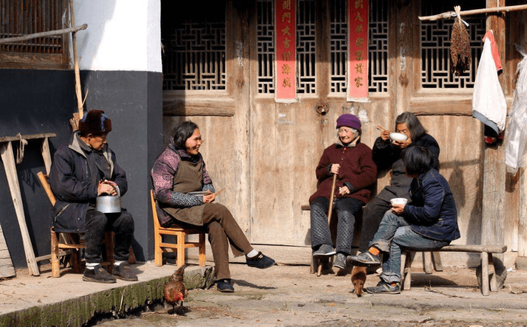 不愿意花1分钱交社保，却羡慕别人养老金5000元，原来3种心理作怪