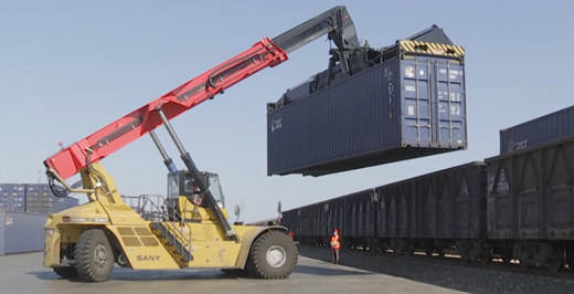 奎屯gdp_奎屯帝锚水上乐园(2)