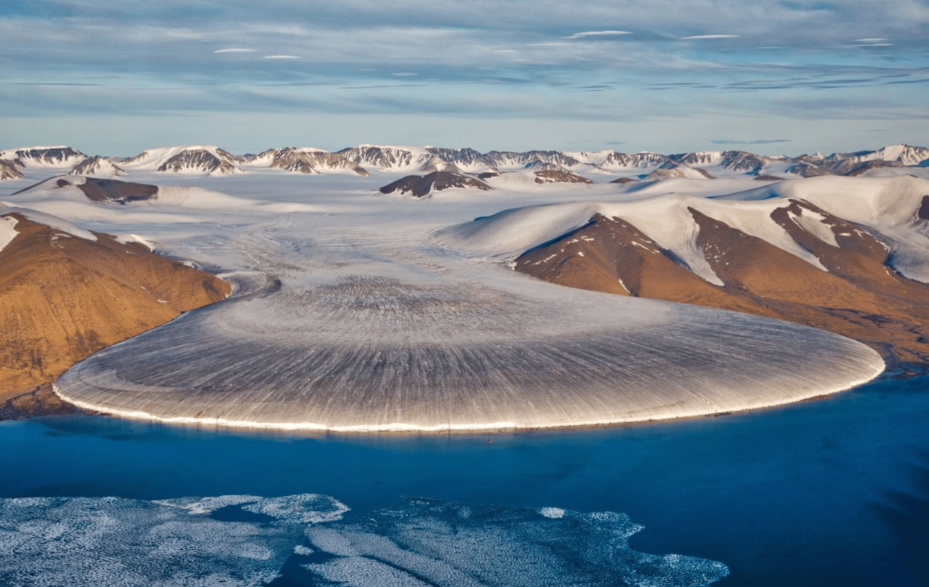 原创科学家发现,格陵兰岛冰融化加速,海洋上升已现仅2个月达2.2毫米