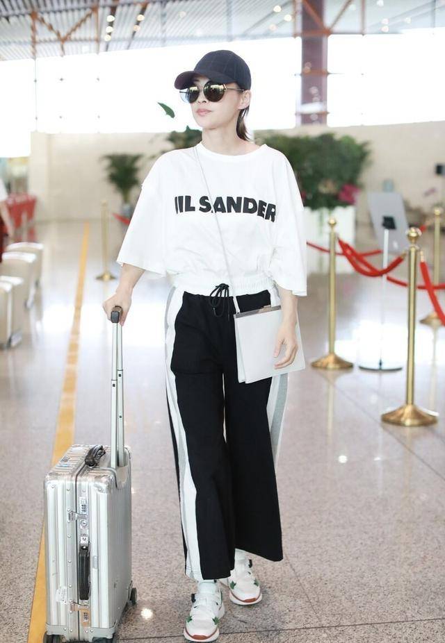 时尚穿搭学生党阔腿裤 3b2225d4cf0e4995b081a7b5dedce3f4.jpeg