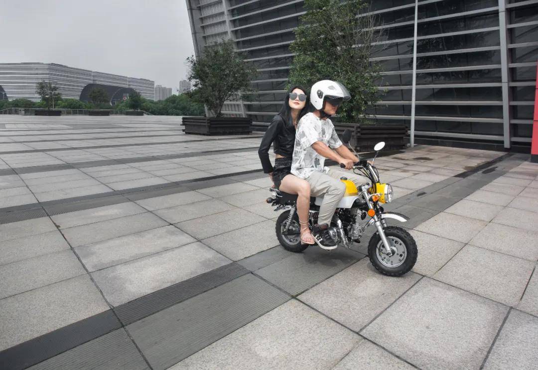 摩智测评能引妹能翘头6380元最迷你金城小金童jc70
