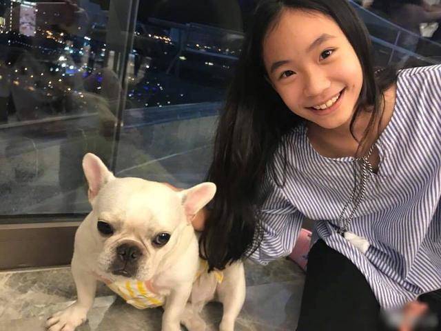 好身材|小s二女儿拍大片秀好身材，Lily笑容甜美曾被称为女版易烊千玺