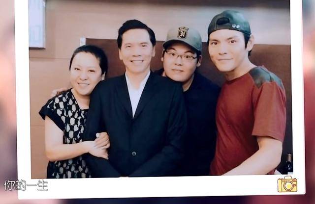 急救|原创向太自曝心梗住院急救,ICU医生随时待命,住院一个多月才回家