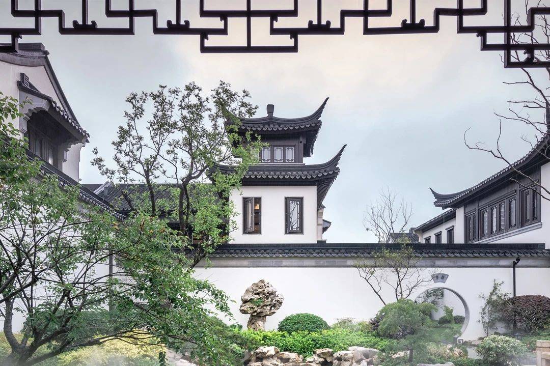 传统中式建筑流派 皖派建筑又称徽派建筑,青瓦,白璧,马头墙是其最