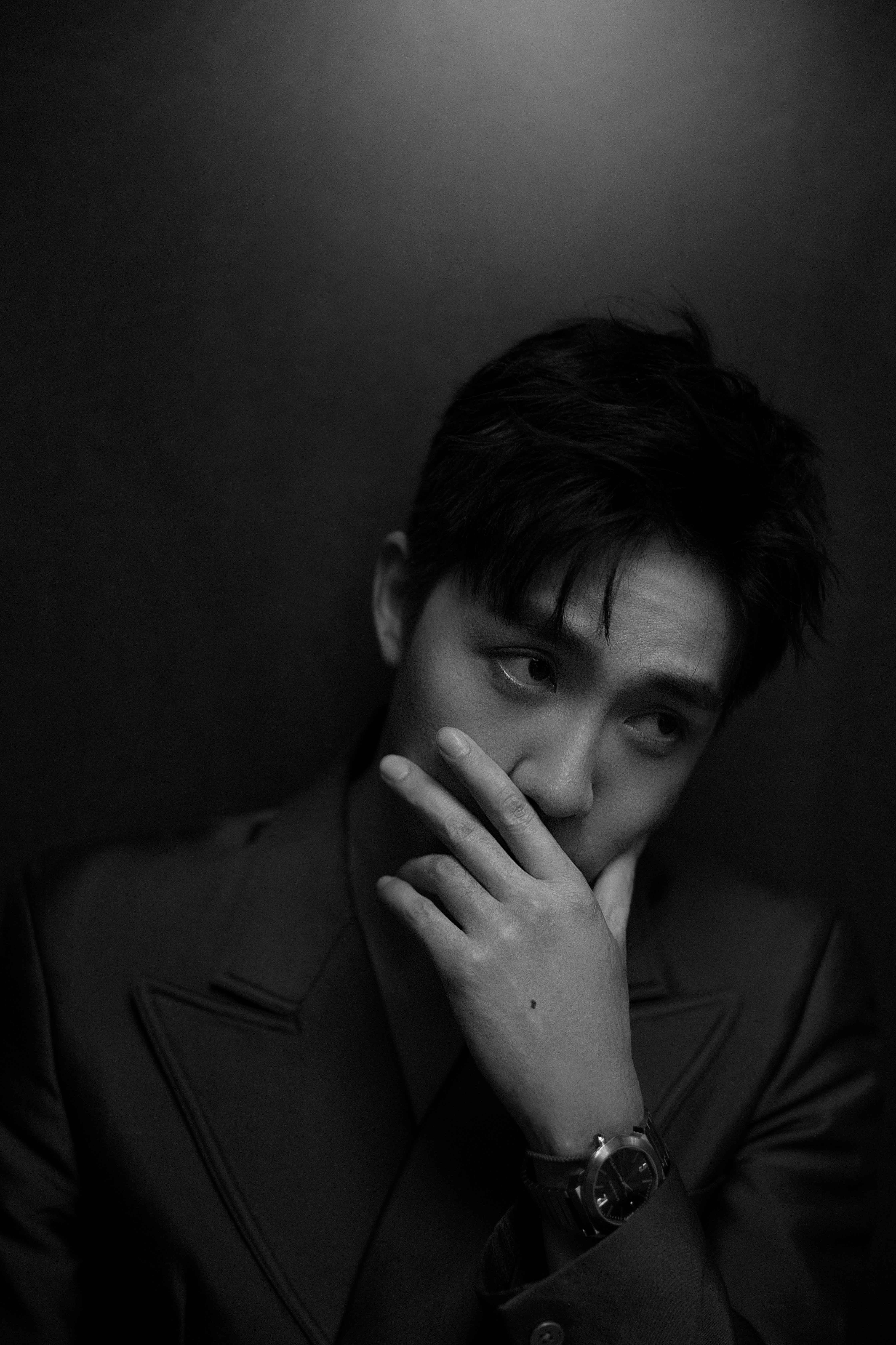 上官志|俞灏明出席《八佰》首映礼 被网友力赞表现有惊喜