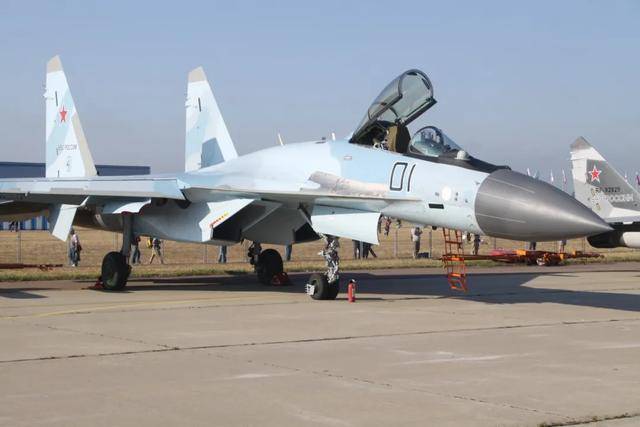 苏-57最新消息！俄国防部长参观最新战机，还有