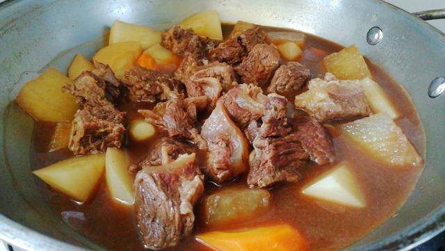 星空体育APP-
好吃的牛肉只要加这两种提味料炖煮牛肉酱香浓郁牛肉味十足不油腻(图12)