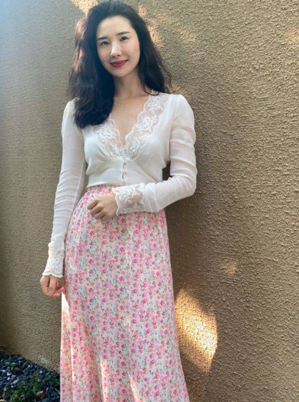 花花|总裁夫人懒理“挑衅风波”,清新晒照嫩如少女,张大奕这要怎么比