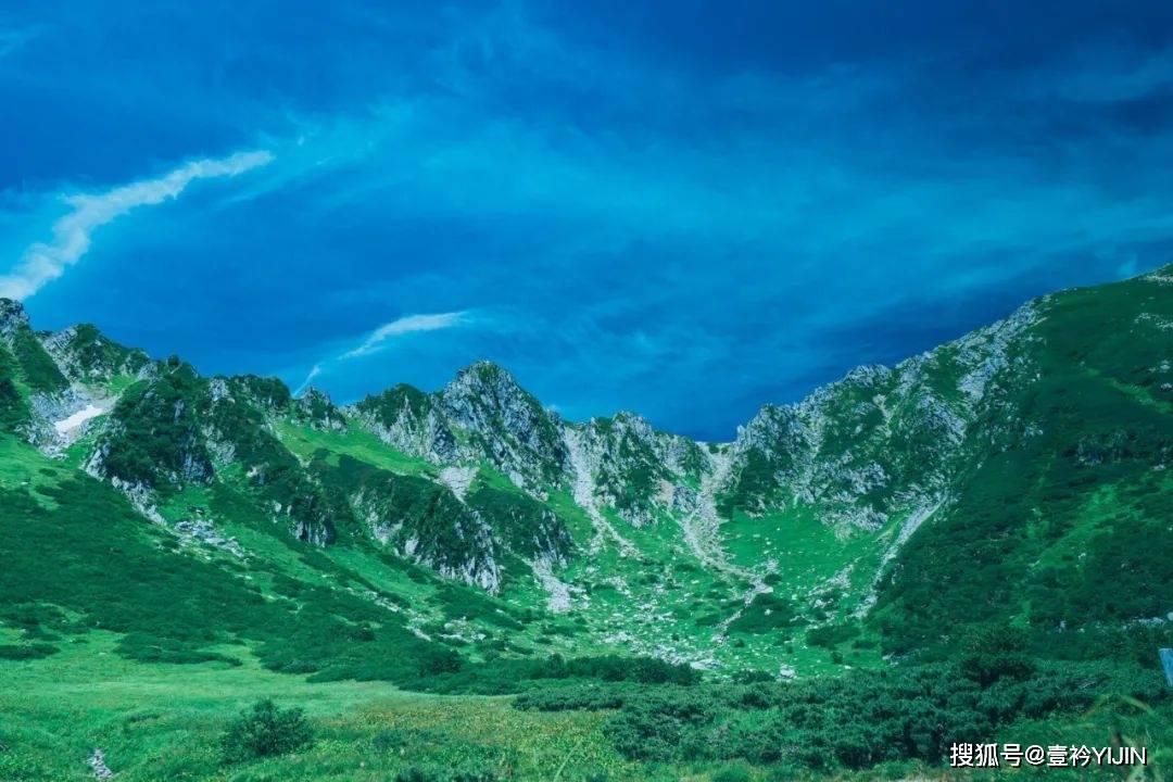 图片|新锐设计师 | 精神护士转行服装，创造出挂能着穿的炫彩服装