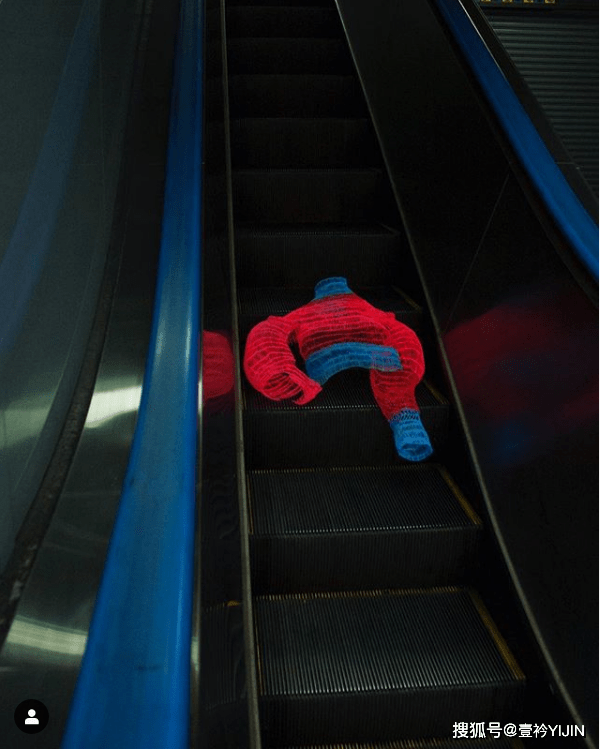 图片|新锐设计师 | 精神护士转行服装，创造出挂能着穿的炫彩服装