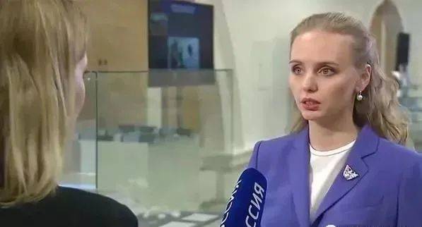 被雪藏30年的普京千金,实力演绎高级版“顾佳”