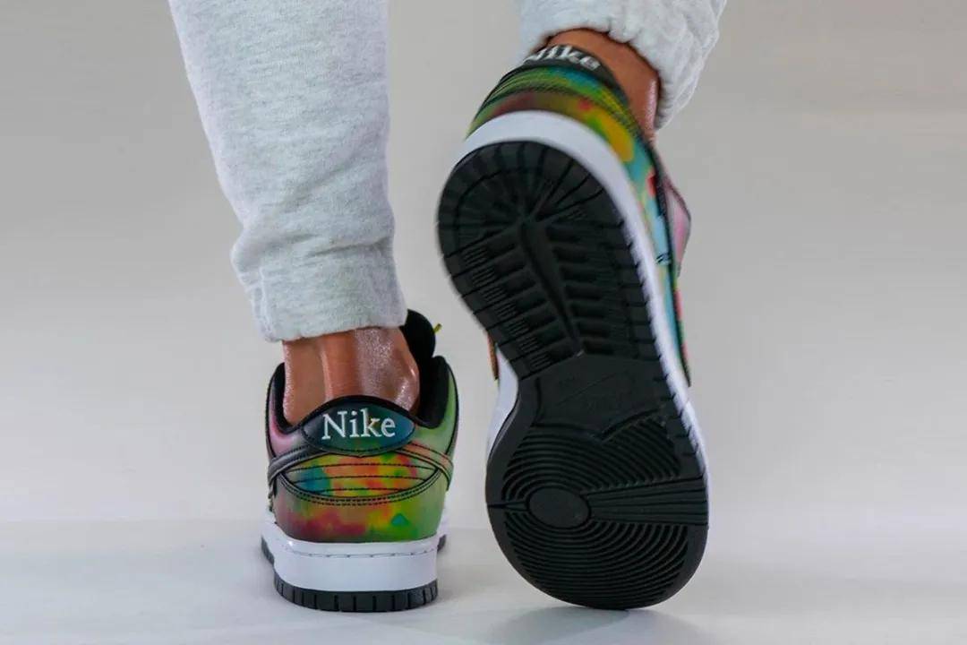 率先近赏! 热感变色 nike sb dunk low 联乘鞋款