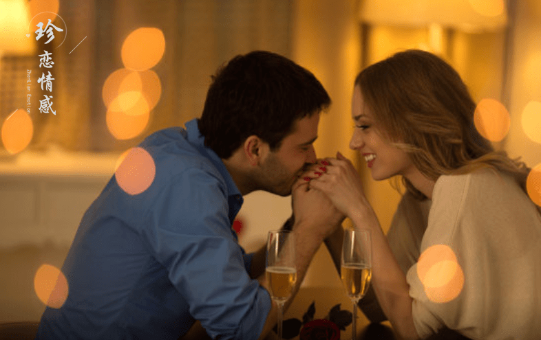 梦见前男友和他的前女友一起打我，一场梦境的深层解析与情感启示