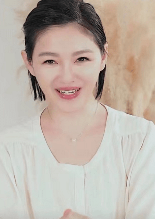 形象|有种“牺牲”叫大S生二胎，脸部僵硬浮肿明显，高龄产妇缺点不言而喻