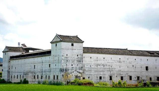 中国最大四角楼建筑群,造型不输国外古堡,被宫崎骏画入漫画_手机搜狐
