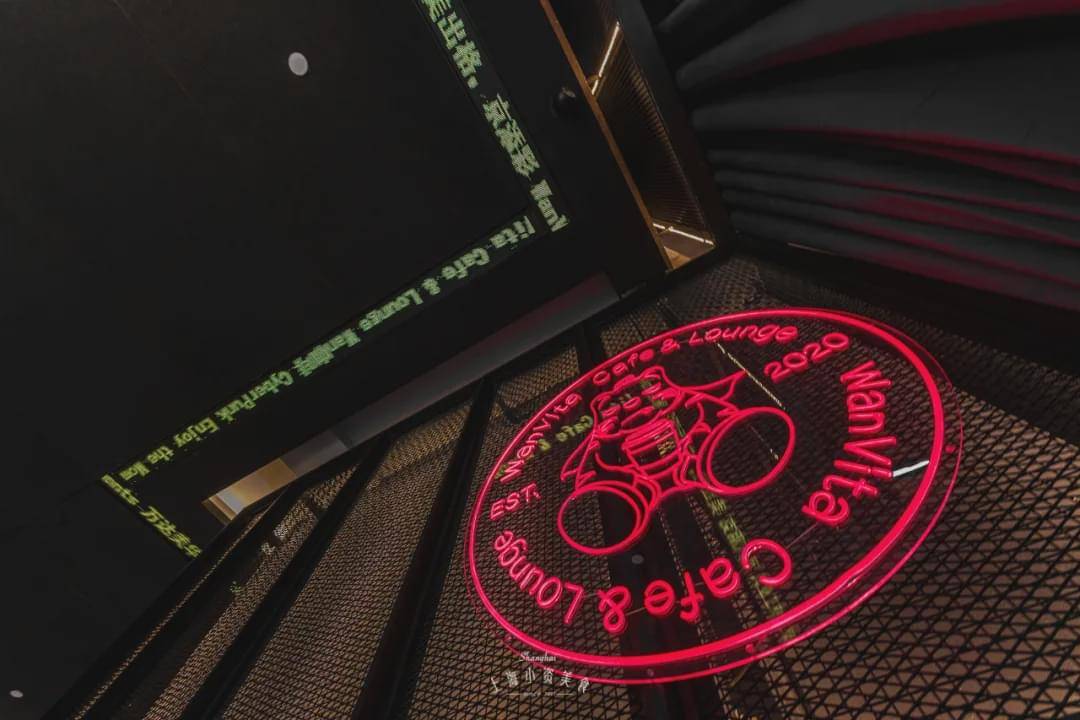 赛博|24H不打烊，赛博朋克复合咖啡空间太时髦！