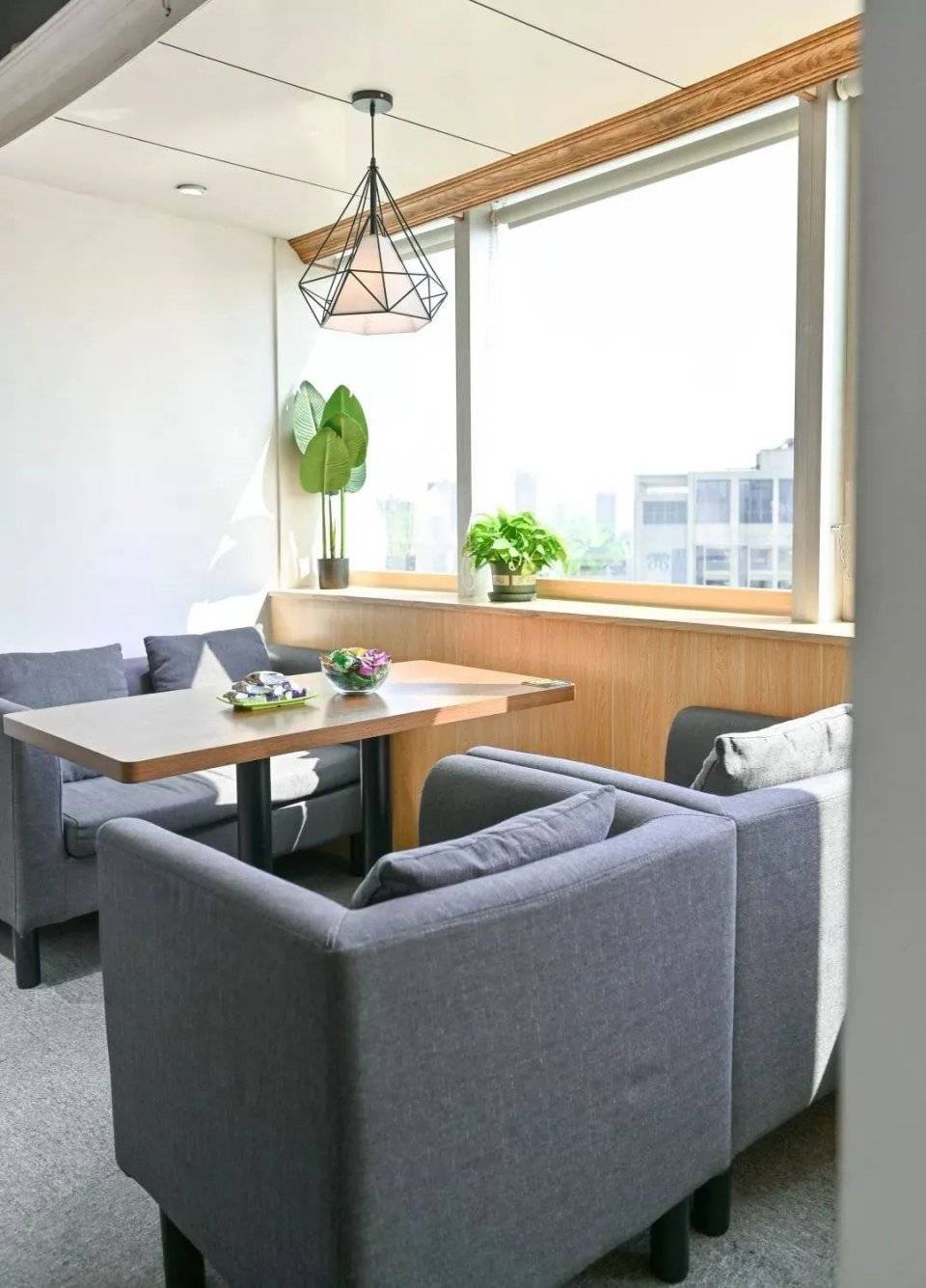 眼镜|?@佛山人：18楼高空眼镜店，配防蓝光眼镜换新LOOK！