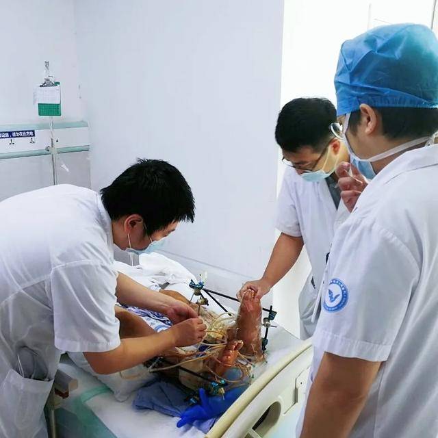 惊心,一场车祸,她的小腿瞬间被碾断