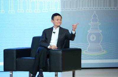 。马云身高166厘米，但他登顶的平台，是很多“高人”都无法企及的高度。每一个人都或多或少有缺陷，世上