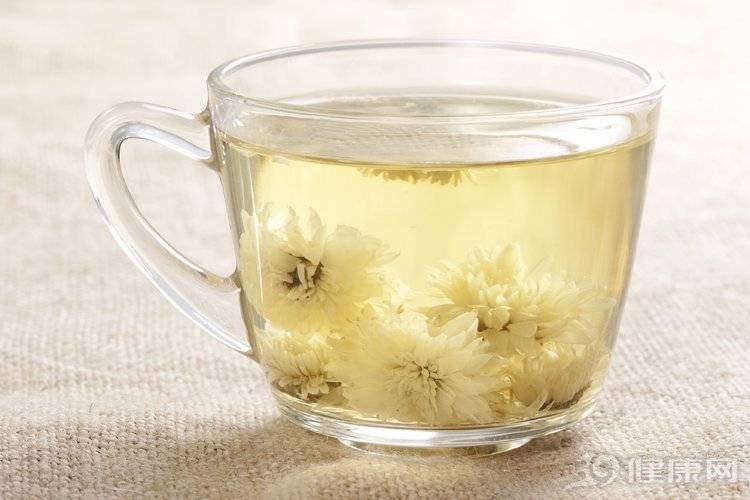 原创45岁后，步入脑梗“高发期”，谨记：忌2食，勤2事，养好血管