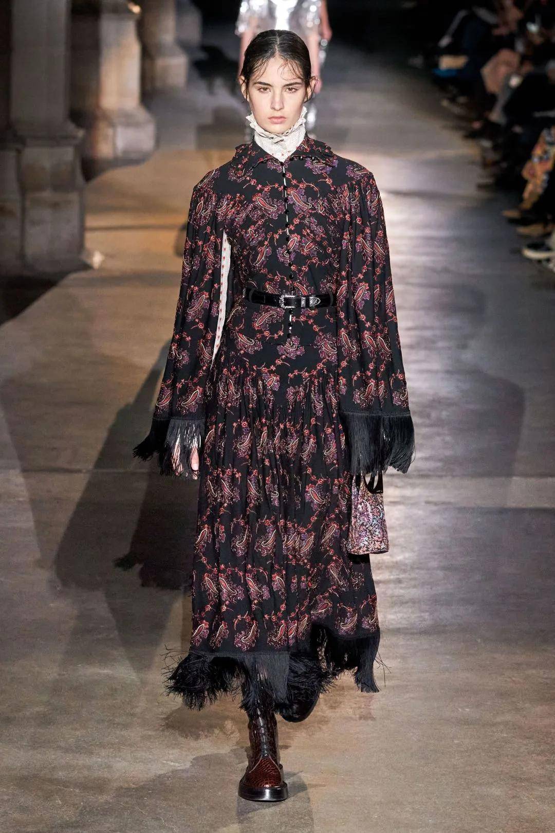 小白|今年早秋，打败小白鞋，这双鞋谁穿谁先美！