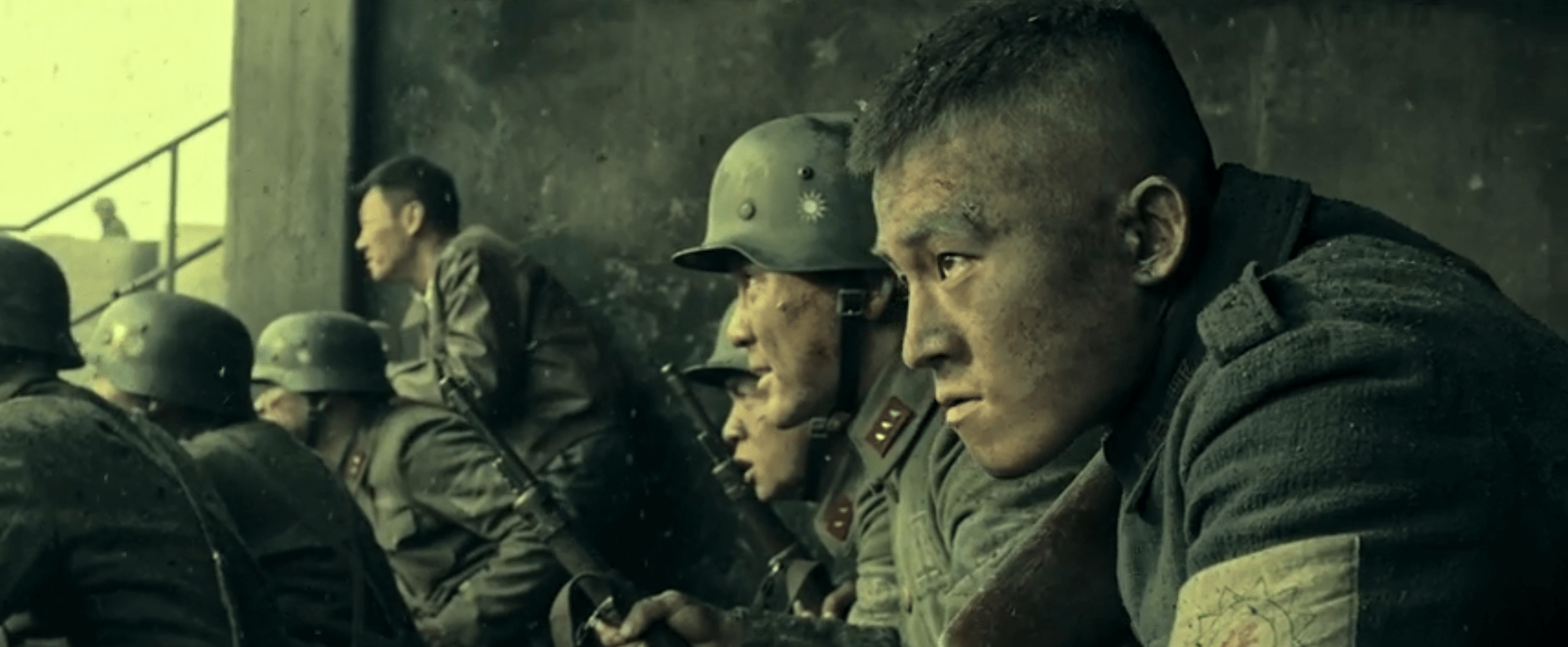 《八佰》首日上映票房破3.4亿,出镜不到两分钟的郑恺实在惊艳