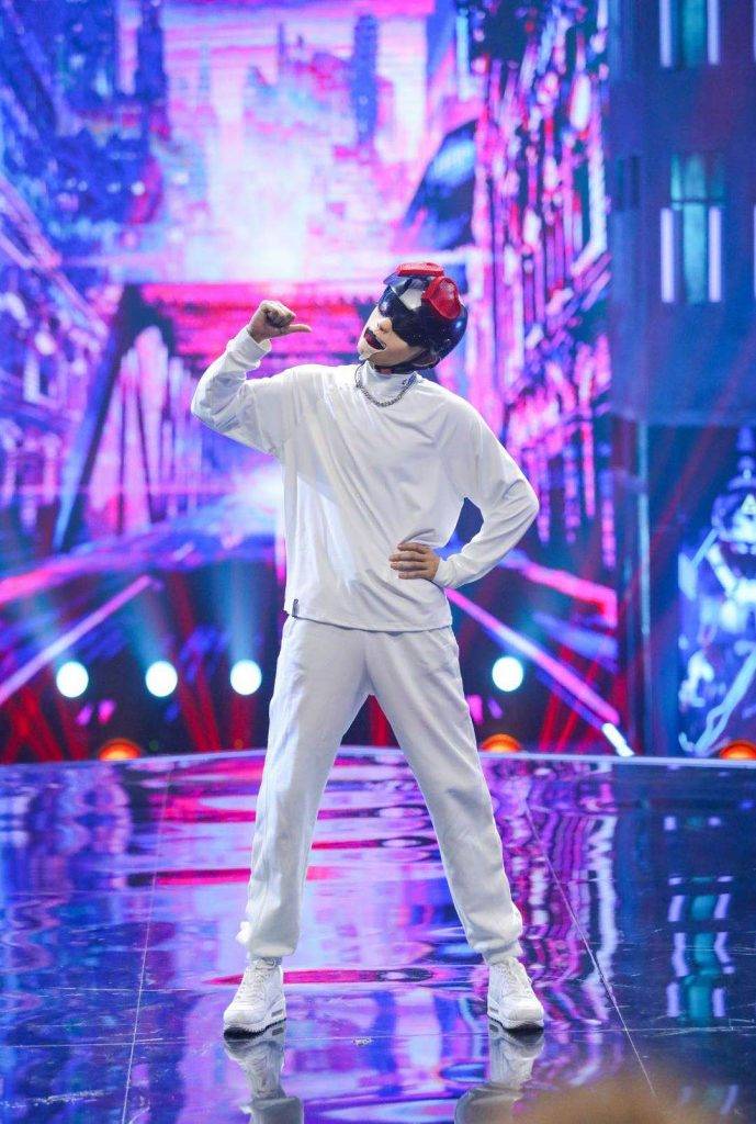 张韶涵|《蒙面舞王》战火升级，女王不戴冠大秀“女有力”圈粉张韶涵