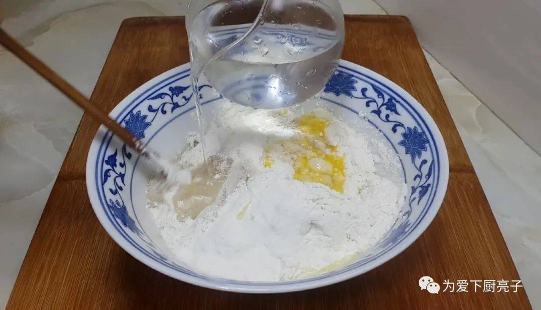 油条|不用烤不用烙，比油条麻花好吃，真的太好吃了家常小零食的做法