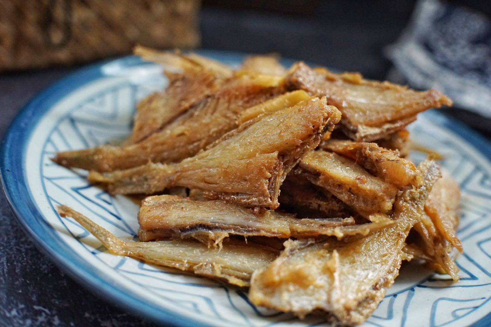 这鱼叫剥皮鱼,这样做超酥香可口,食堂必点菜,怀念读书时的味道