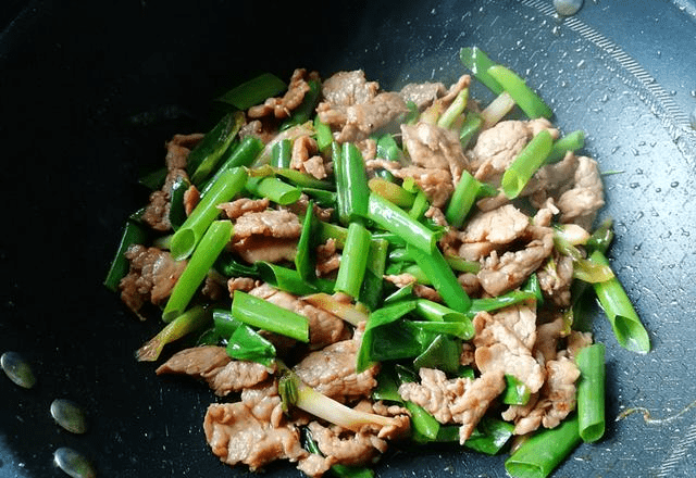 如何把肉炒老一点 27515b2112bc406b90bd7412d7a133bf.png