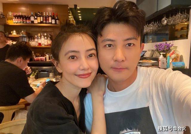 重聚|原创高圆圆大左重聚晒照，《咱们结婚吧》播出八年，仨主创近况引唏嘘