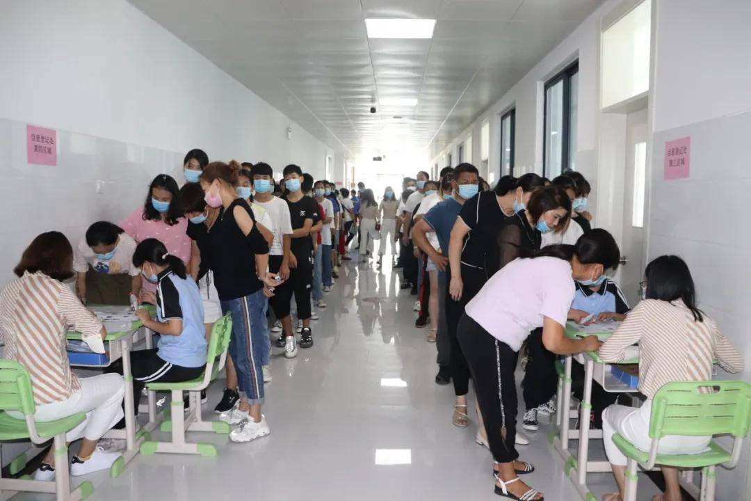美秀学子 再启新航—郑东新区美秀初级中学初一新生入学报到纪实