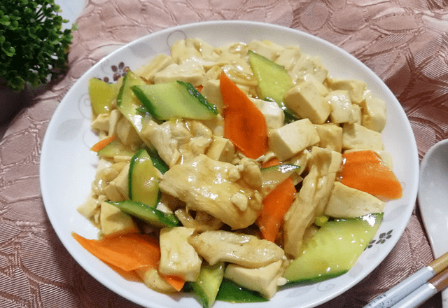 适合孩子吃的炒豆腐 9d5d4276ad4b4fb89cfc9b7f1cb56a66.png
