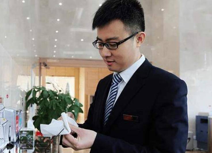 央行发布|央行发布重要通知，10万起步取款要被严查了？这类人要寝食难安