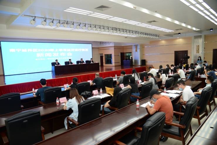 南宁2020个区GDP_南宁地铁2020规划图(3)